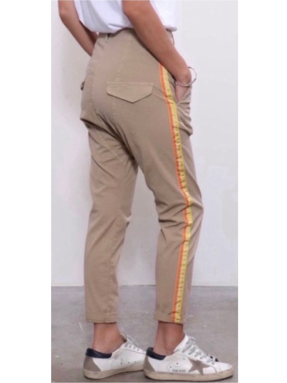 NILI LOTAN Paris Pants Linen Blend Tan Yellow Orange Side Stripes Size 2